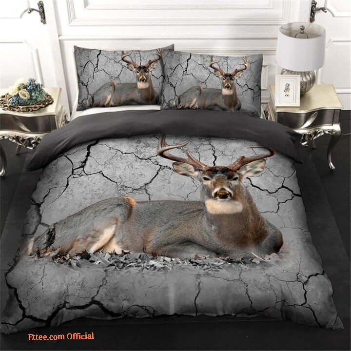 Hunting Deer Go Bedding Set. Luxurious Smooth And Durable. Smooth Comfort