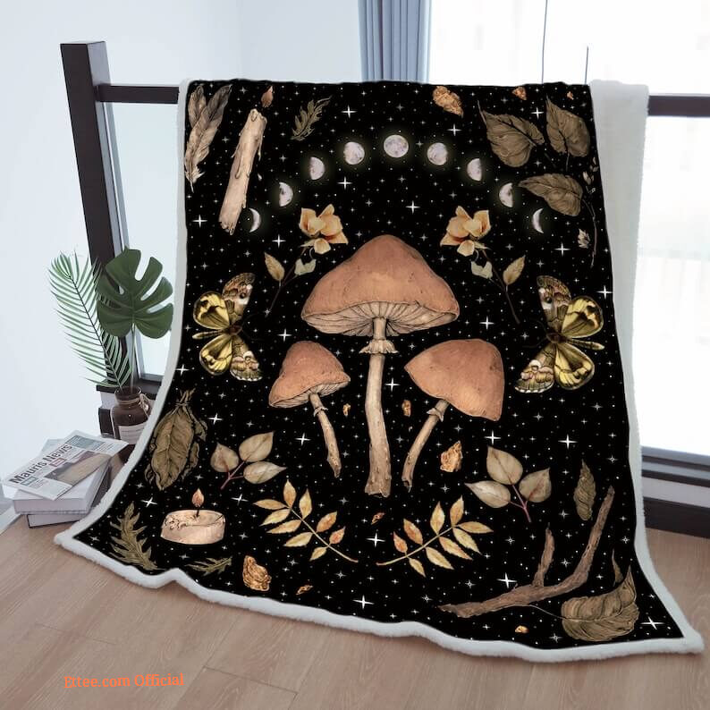 Moon Phase Sherpa Blanket - Mushroom Decor for Mother, Grandma, Grandpa - Unique Gift