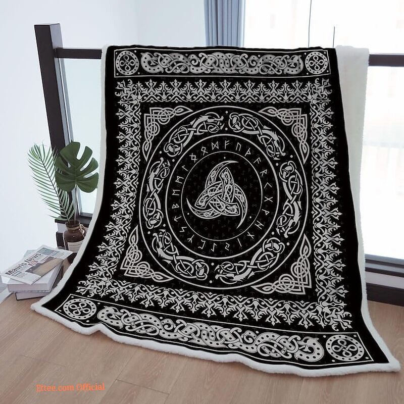 Sherpa Blanket Black and white Viking Prayer Vintage Triple Horn of Odin Throw Blanket To Mother Grandma Grandpa Gift - Super King - Ettee