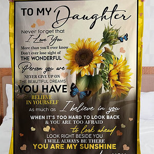 Letter Quilt Blanket for Daughter. Best Mom Ever Gifts. Luxurious Super Soft Quilt Blanket - Super King - Ettee