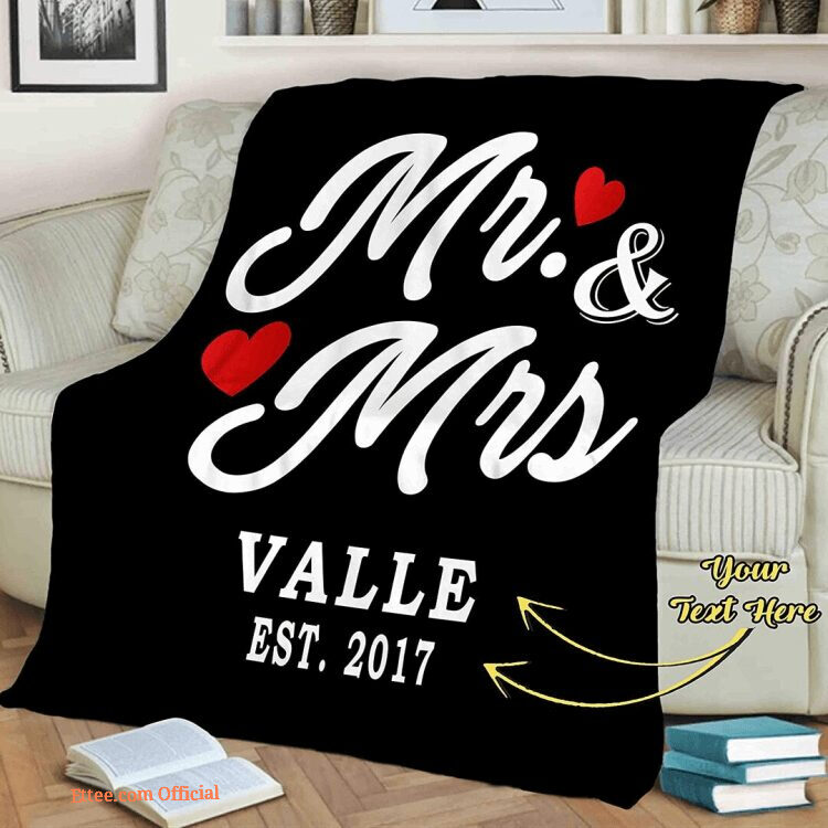 Valentine's Day Gift Mr Mrs Customized Quilt Blanket. Lightweight And Smooth Comfort
