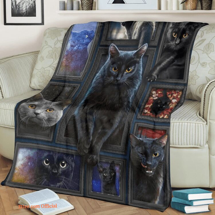 Cat Darkness Beauty Quilt Blanket. Light And Durable. Soft To Touch