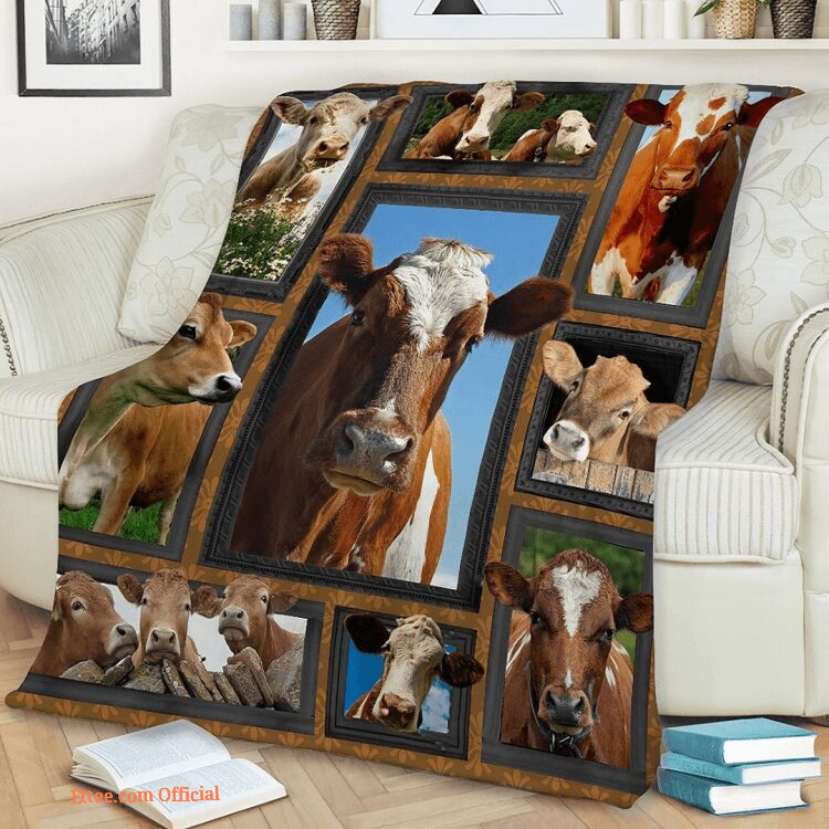 Cow Beauty Quilt Blanket. Lightweight And Smooth Comfort. Foldable And Compact