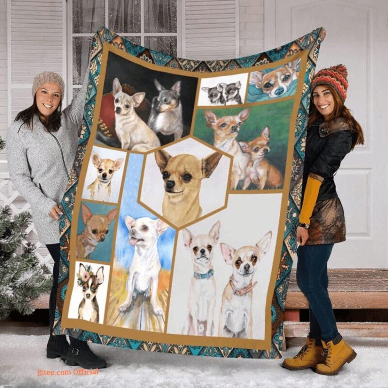 Chihuahua Sherpa Quilt Blanket. Lightweight And Smooth Comfort