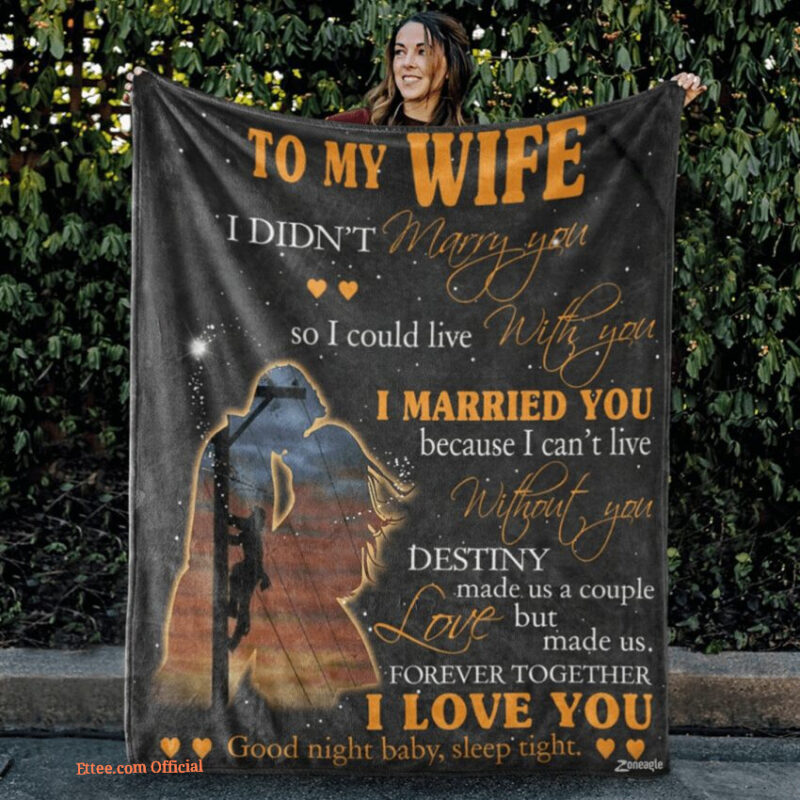To My Wife I Love You Valentine Quilt Blanket. Light And Durable. Soft To Touch