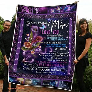 To My Mom Flower Butterfly You Are The World Gift From Daughter Quilt Blanket - Super King - Ettee