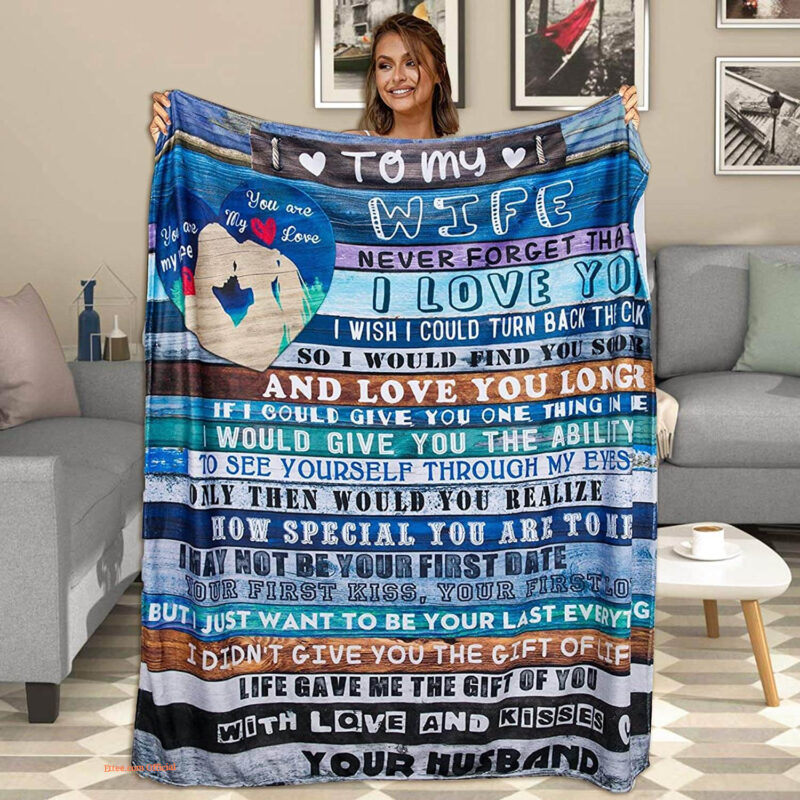 To My Wife Quilt Blanket Gifts For Valentine's Day. Foldable And Compact