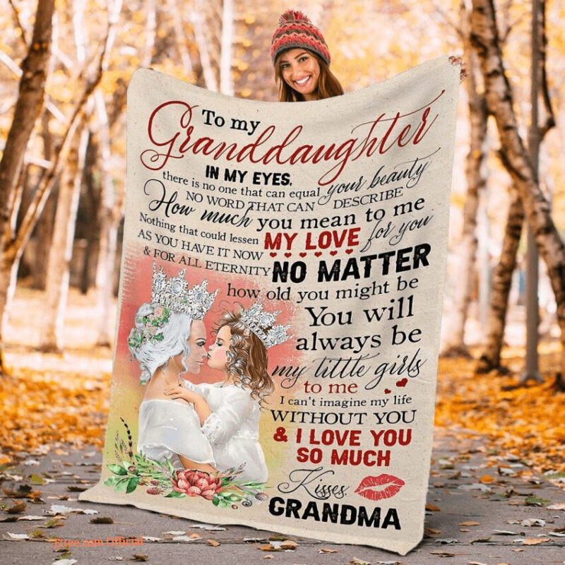 Grandma's Foldable and Compact Quilt Blanket for Granddaughter - Perfect Gift